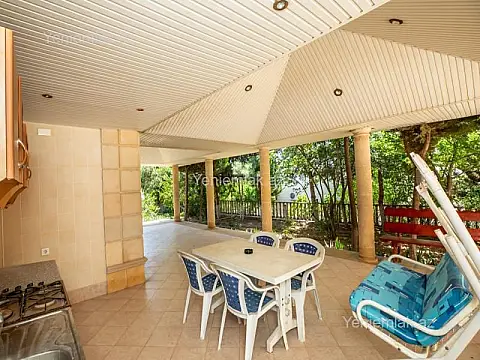 Satılır 6 otaqlı həyət evi 404 m²