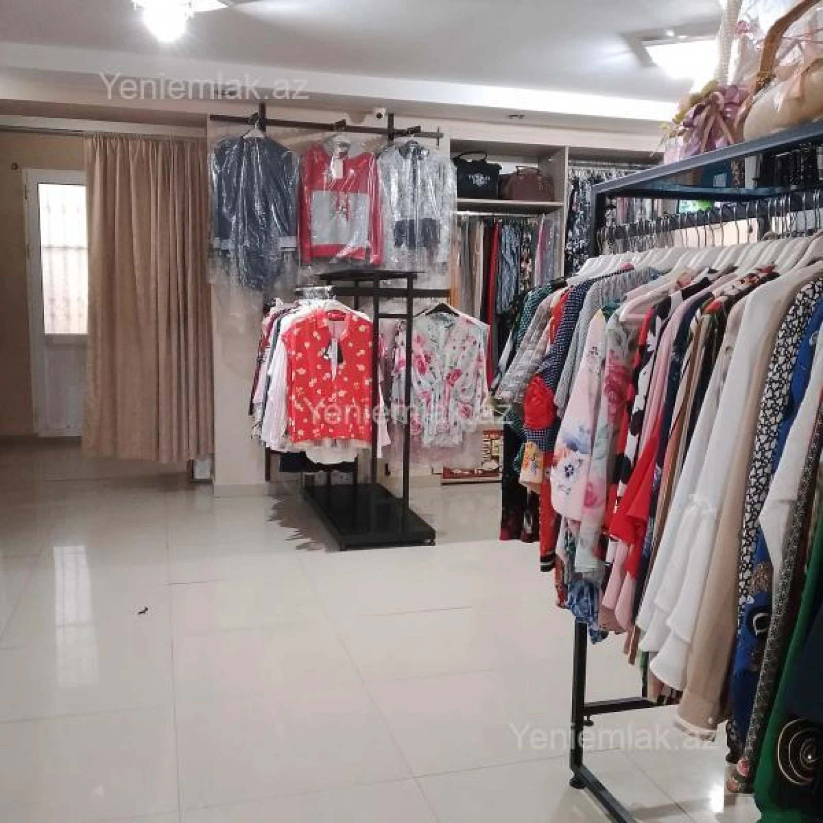 Satılır 3 otaqlı obyekt 90 m²