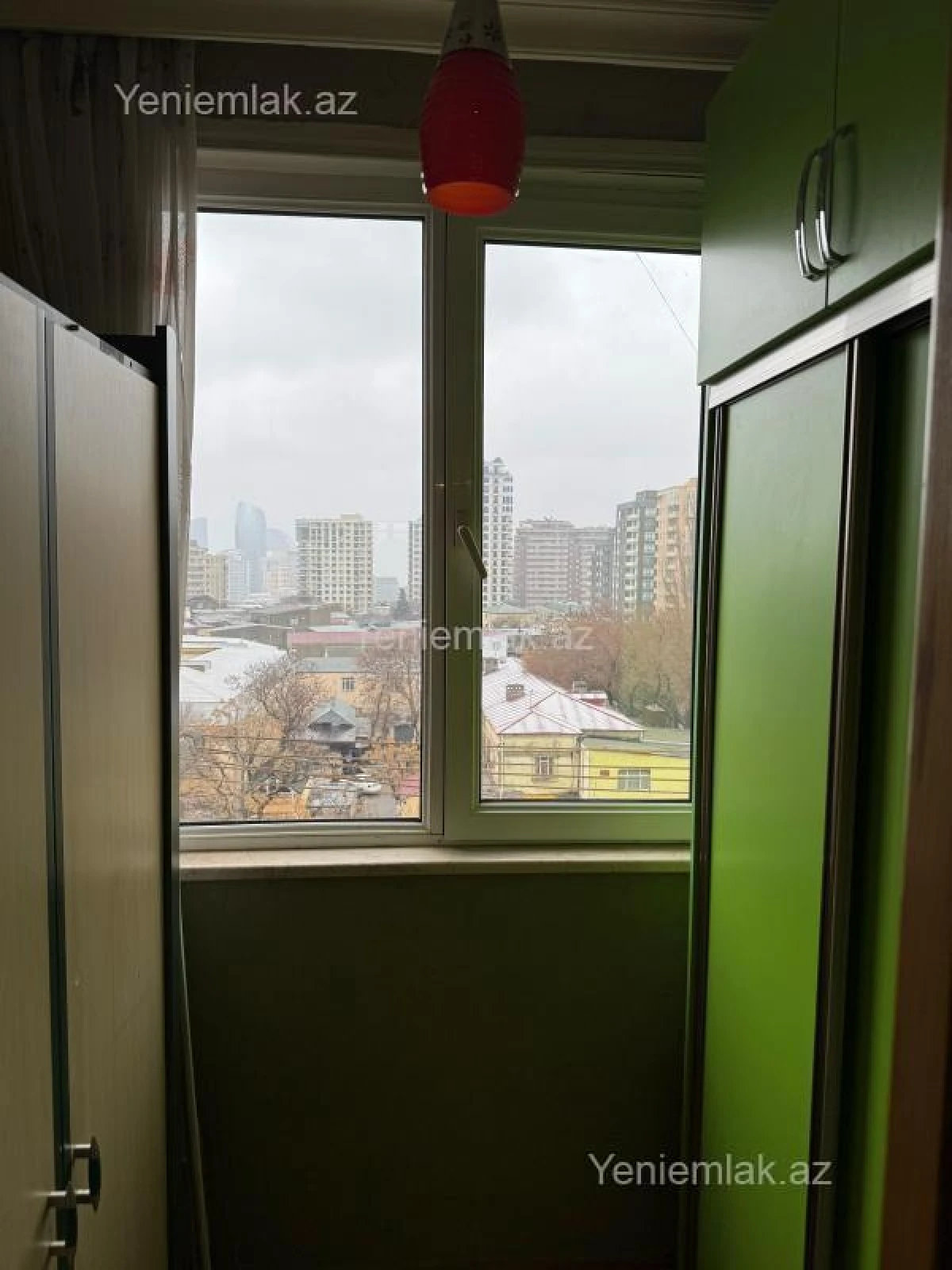 Satılır 3 otaqlı köhnə tikili 100 m²