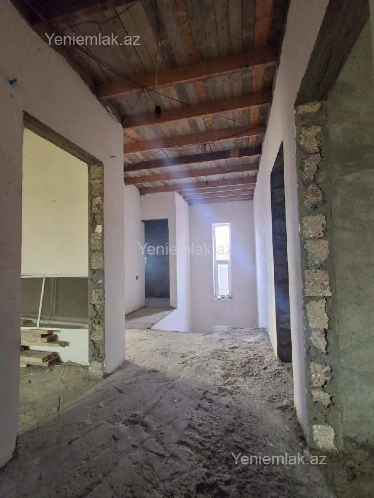 Satılır 6 otaqlı həyət evi 240 m²