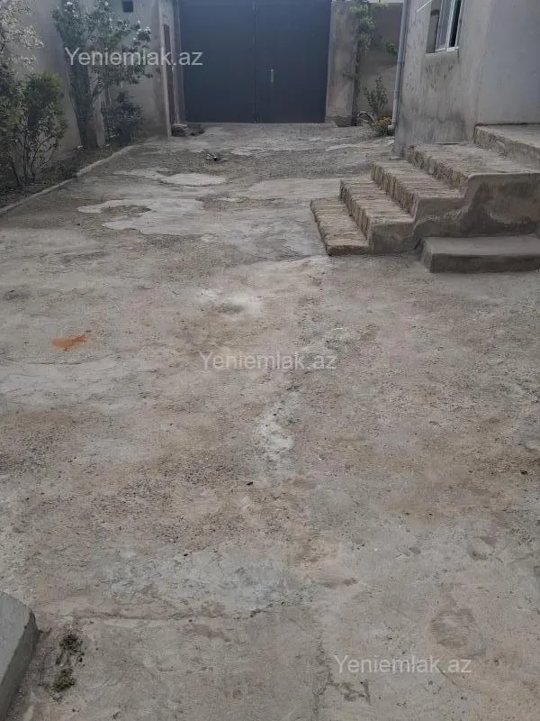 Satılır 6 otaqlı həyət evi 240 m²