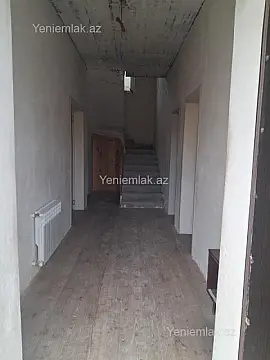 Satılır 6 otaqlı həyət evi 240 m²