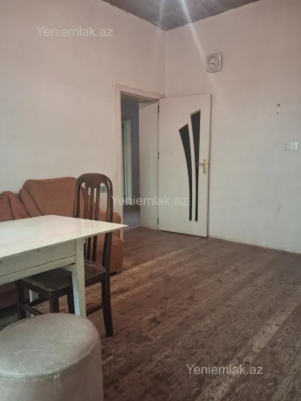 Satılır 6 otaqlı həyət evi 240 m²