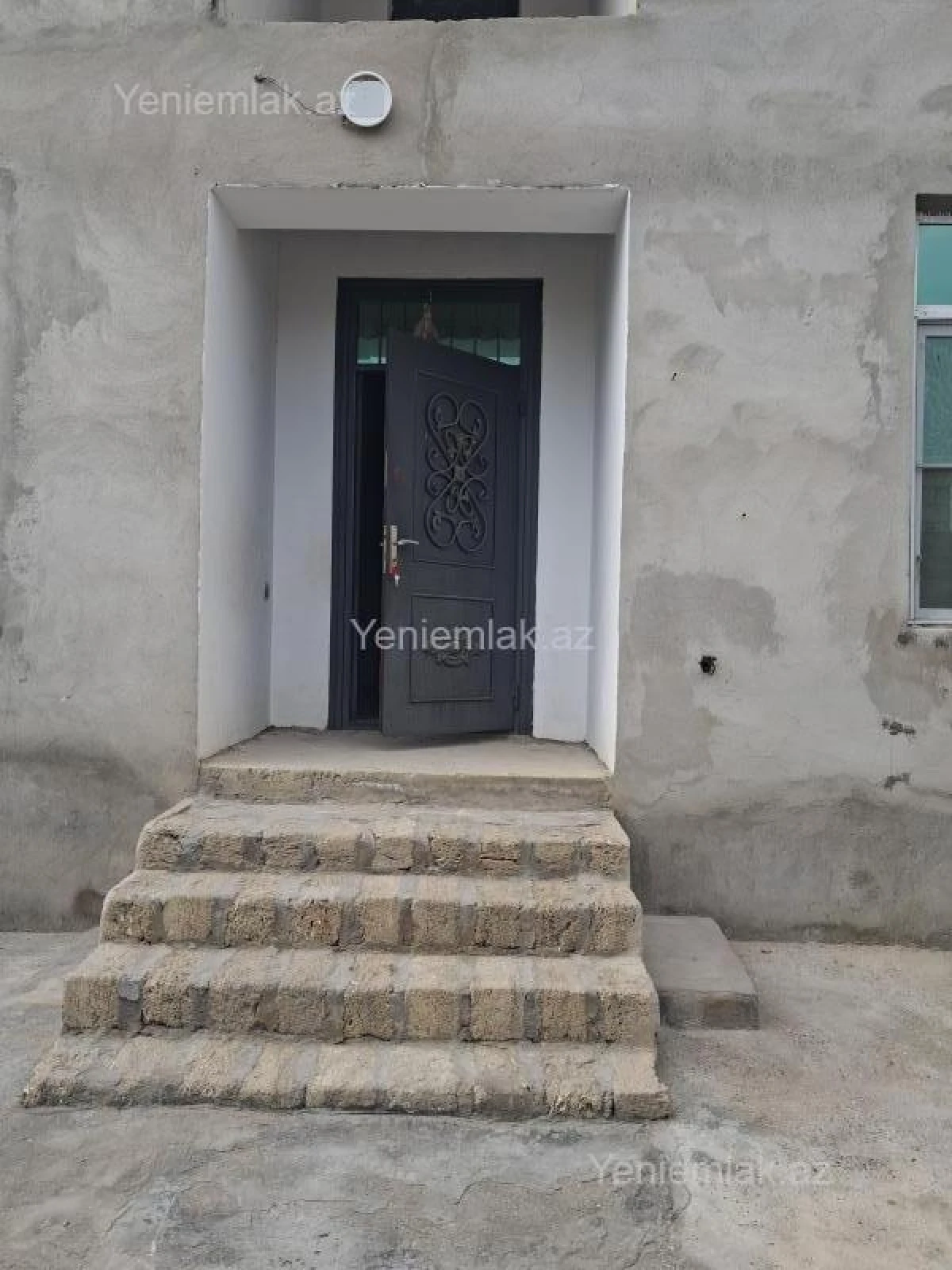 Satılır 6 otaqlı həyət evi 240 m²