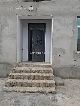 Satılır 6 otaqlı həyət evi 240 m²