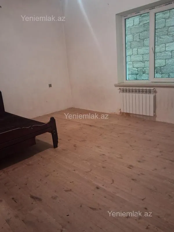 Satılır 6 otaqlı həyət evi 240 m²