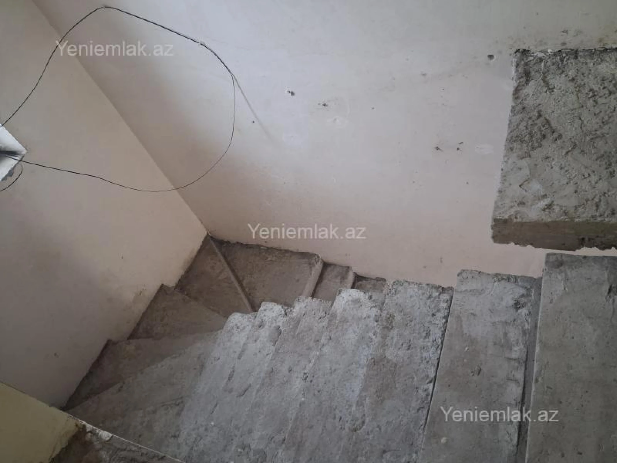 Satılır 6 otaqlı həyət evi 240 m²