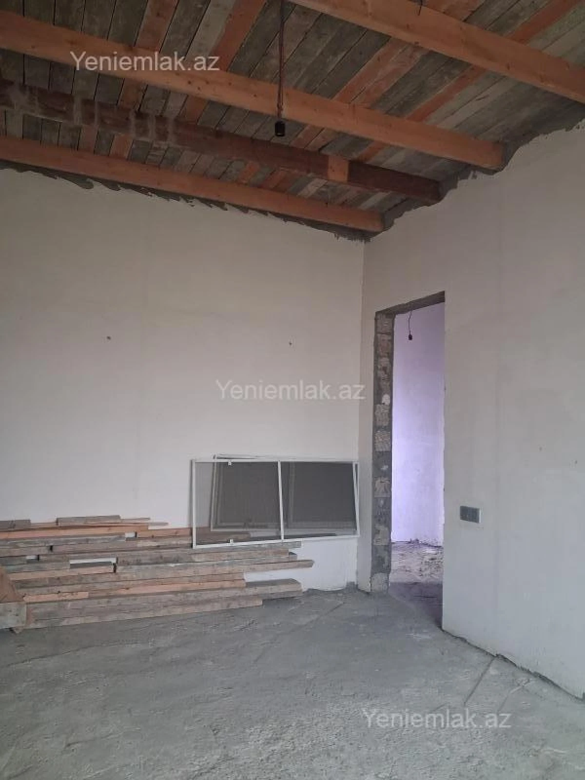 Satılır 6 otaqlı həyət evi 240 m²