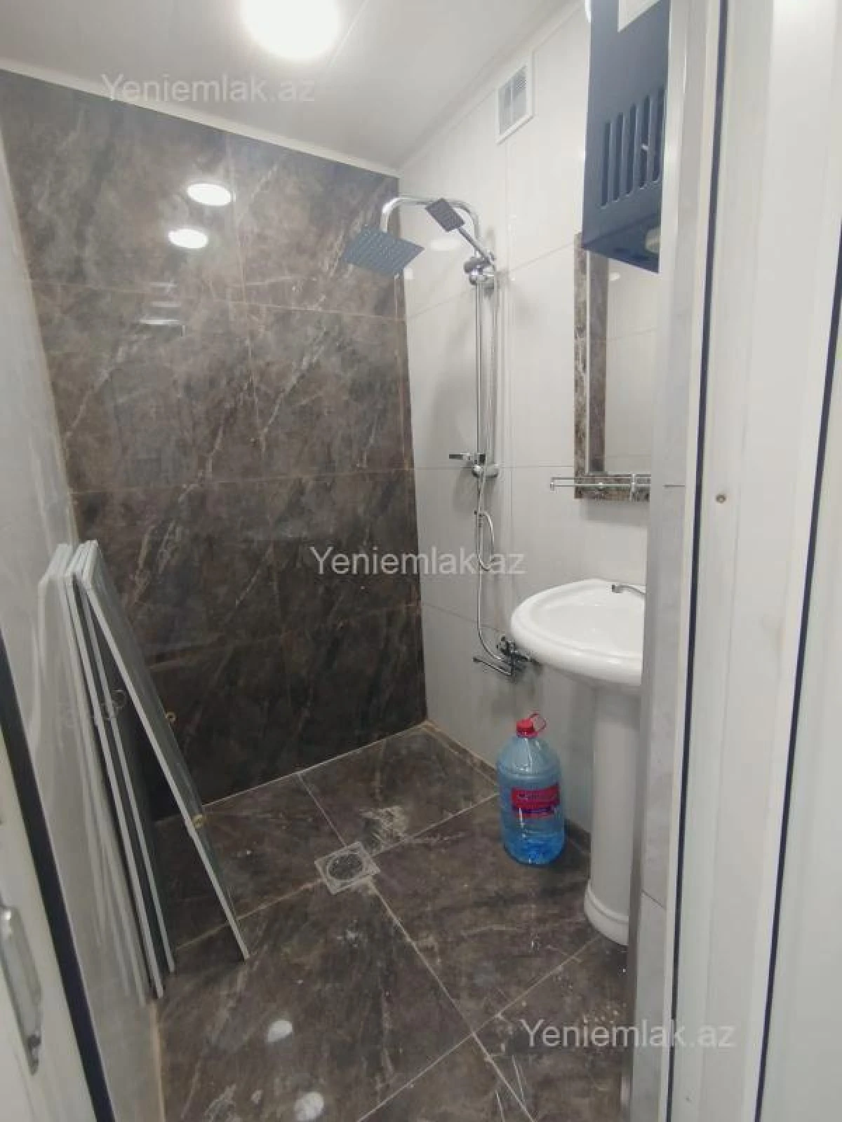 Satılır 3 otaqlı köhnə tikili 76 m²