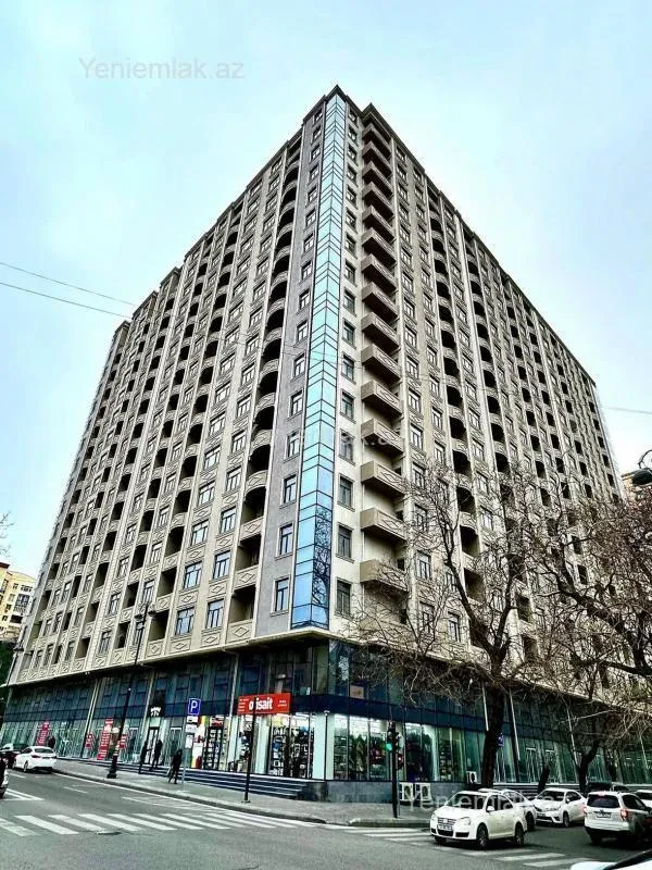 Satılır 3 otaqlı yeni tikili 130 m²