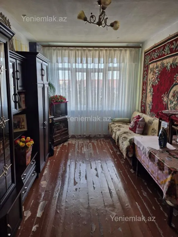 Satılır 3 otaqlı köhnə tikili 72 m²
