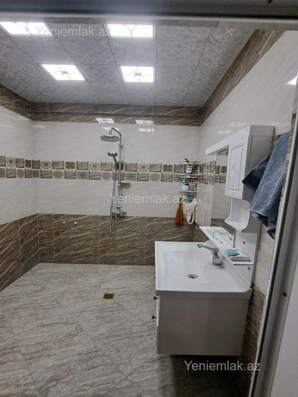 Satılır 3 otaqlı yeni tikili 132.2 m²