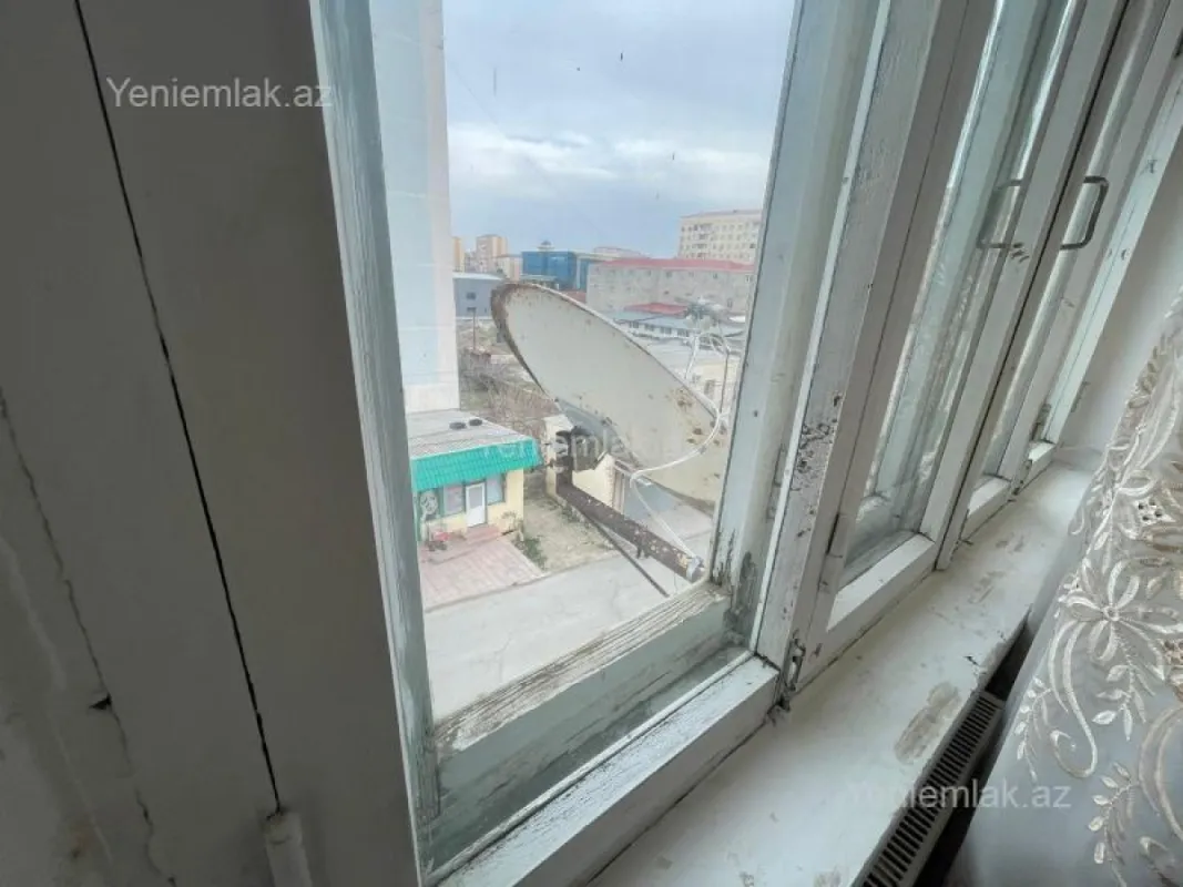 Satılır 2 otaqlı köhnə tikili 55 m²