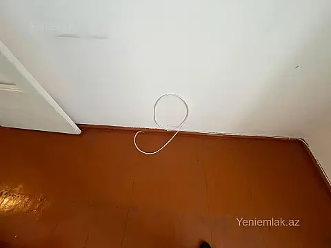 Satılır 2 otaqlı köhnə tikili 55 m²