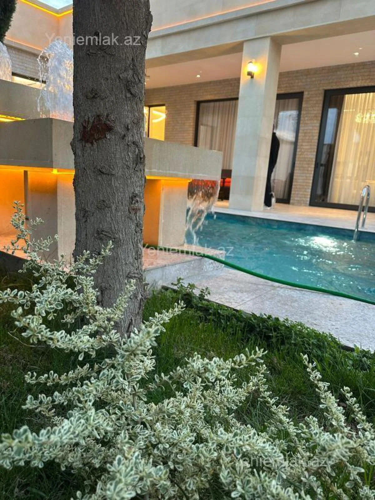 Satılır 4 otaqlı həyət evi 180 m²
