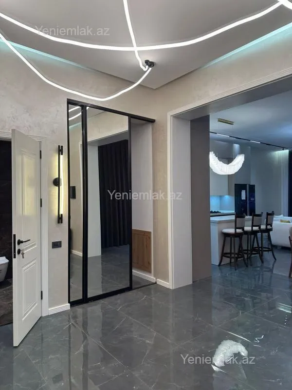 Satılır 4 otaqlı həyət evi 180 m²