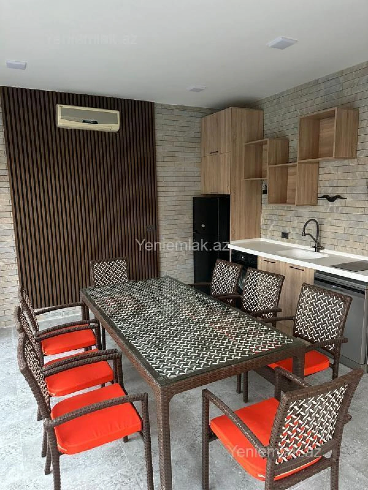 Satılır 4 otaqlı həyət evi 180 m²