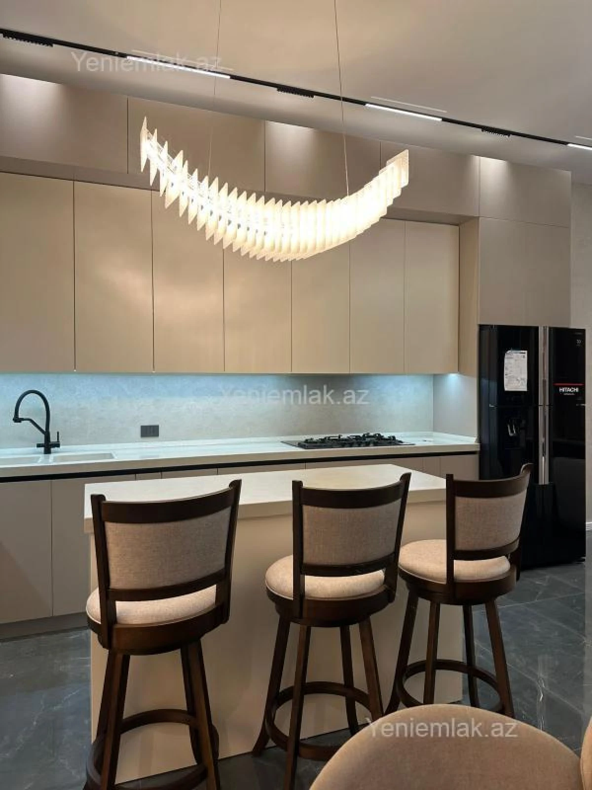 Satılır 4 otaqlı həyət evi 180 m²