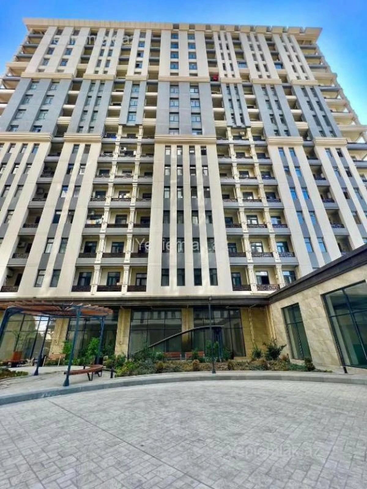 Satılır 3 otaqlı yeni tikili 125 m²