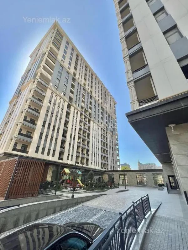 Satılır 3 otaqlı yeni tikili 125 m²