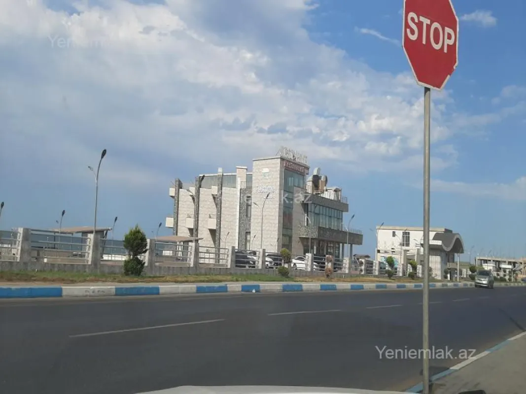 Satılır 5 otaqlı həyət evi 180 m²