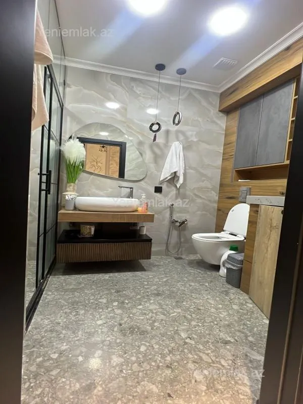 Satılır 3 otaqlı yeni tikili 70.5 m²