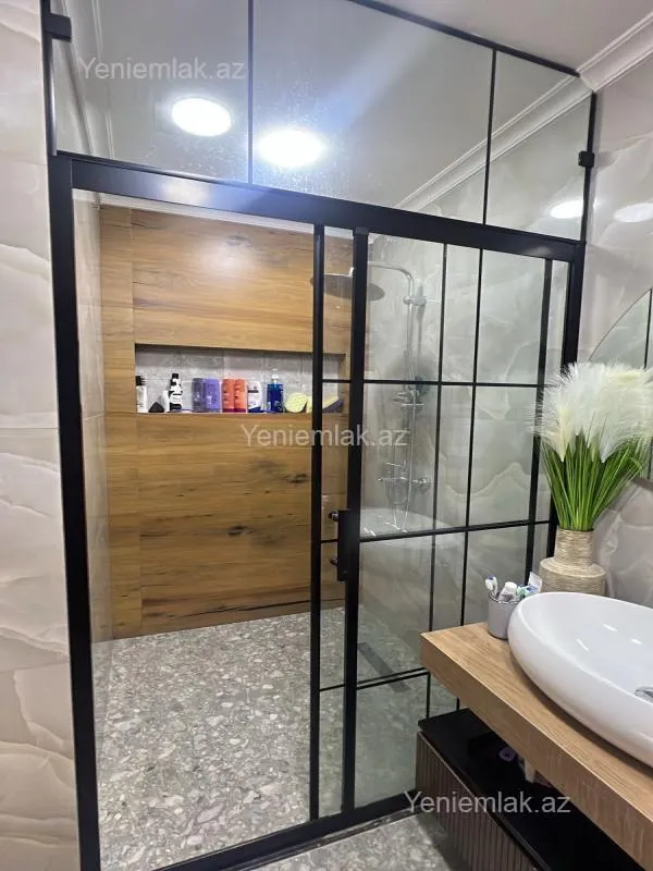 Satılır 3 otaqlı yeni tikili 70.5 m²