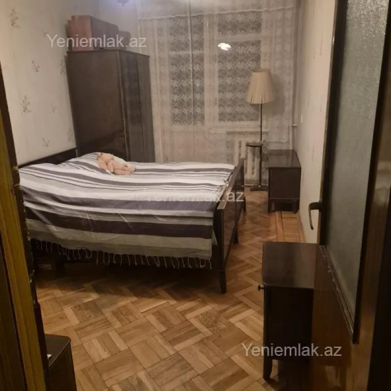 Satılır 3 otaqlı köhnə tikili 80 m²