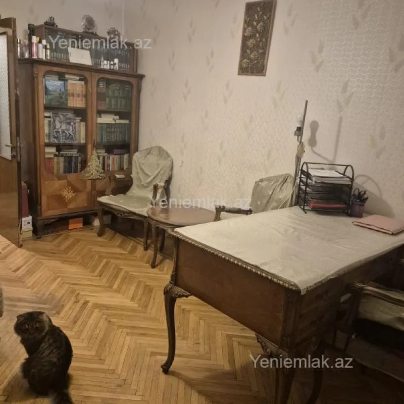 Satılır 3 otaqlı köhnə tikili 80 m²