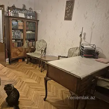 Satılır 3 otaqlı köhnə tikili 80 m²