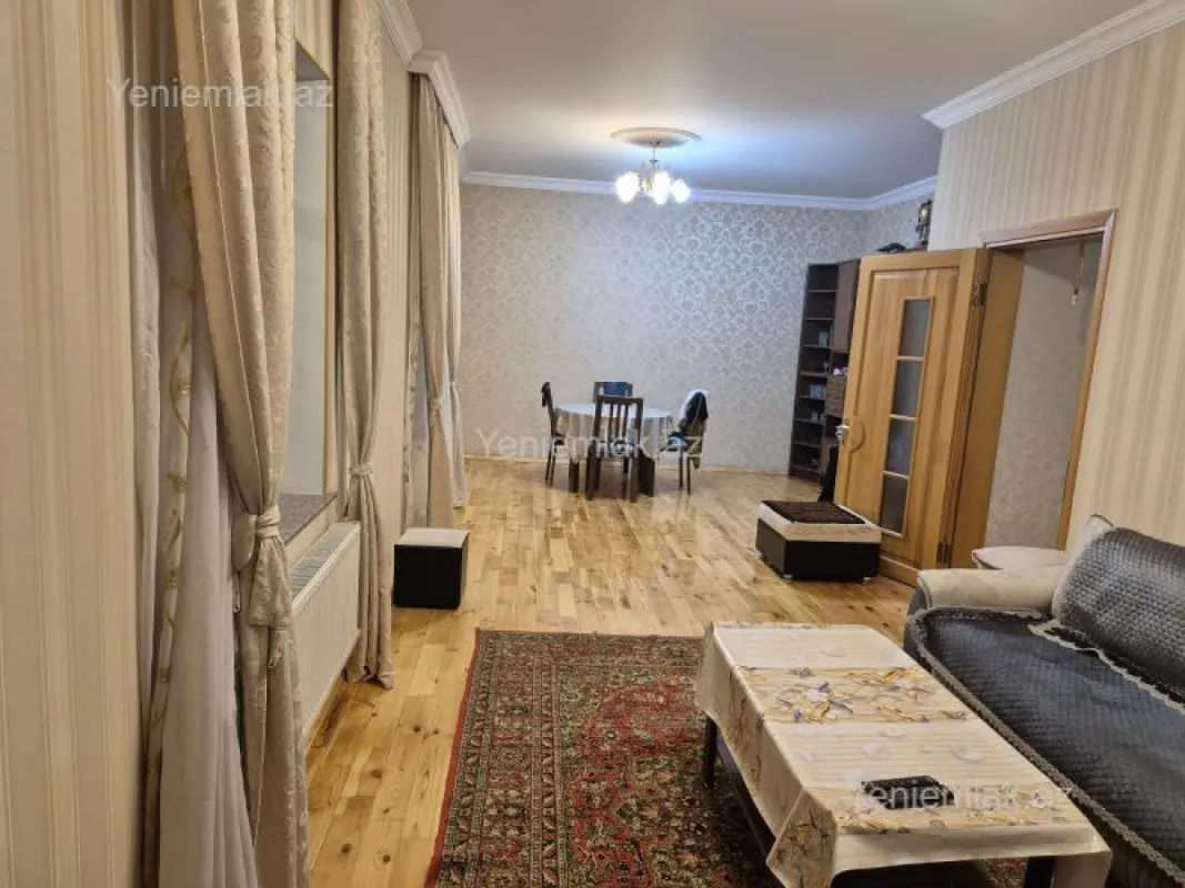 Satılır 4 otaqlı həyət evi 199 m²