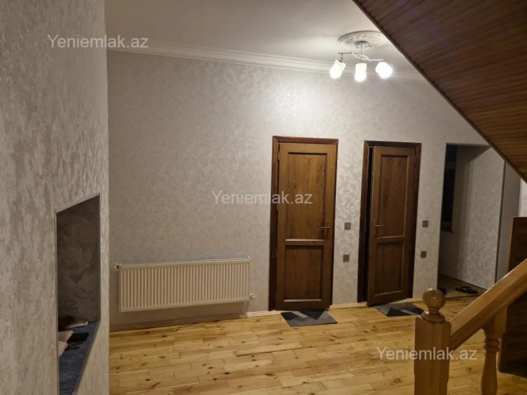 Satılır 4 otaqlı həyət evi 199 m²