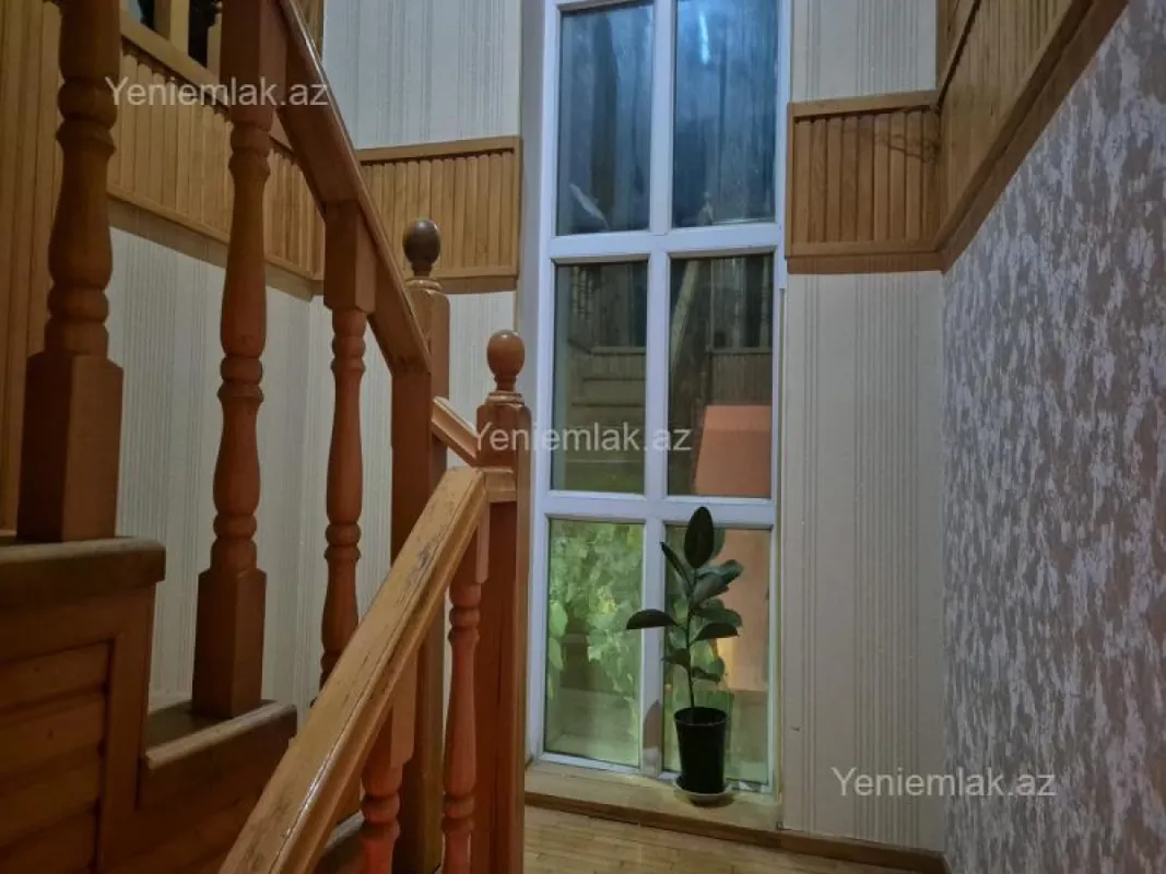 Satılır 4 otaqlı həyət evi 199 m²