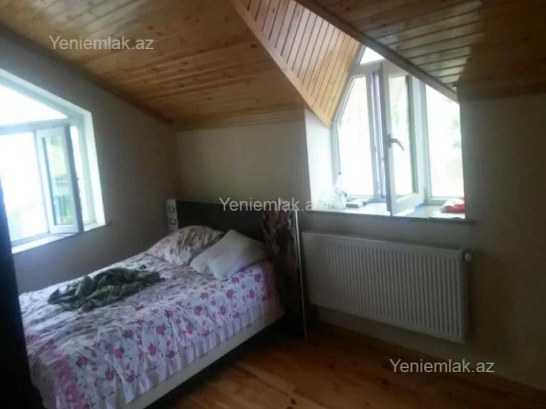 Satılır 4 otaqlı həyət evi 199 m²