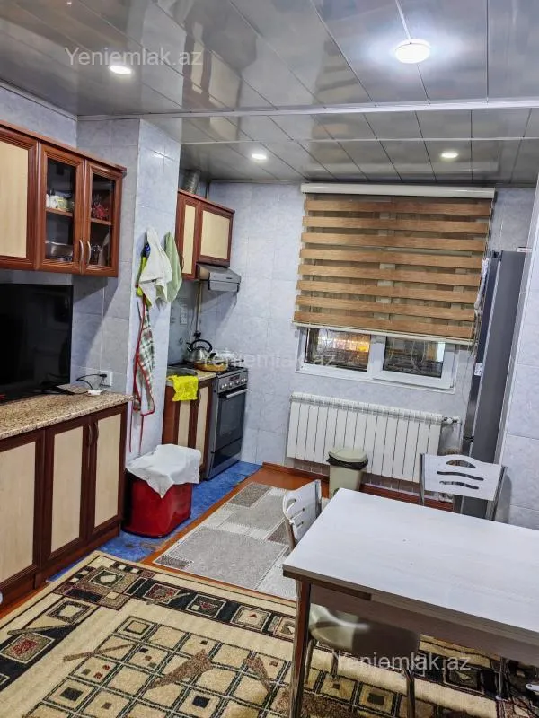 Satılır 3 otaqlı köhnə tikili 75 m²