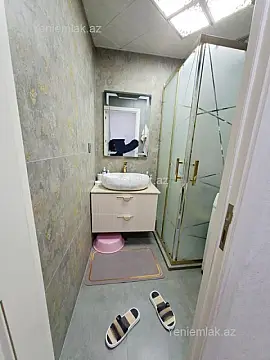 Satılır 3 otaqlı köhnə tikili 80 m²
