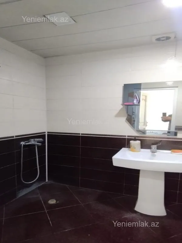 Satılır 3 otaqlı köhnə tikili 75 m²