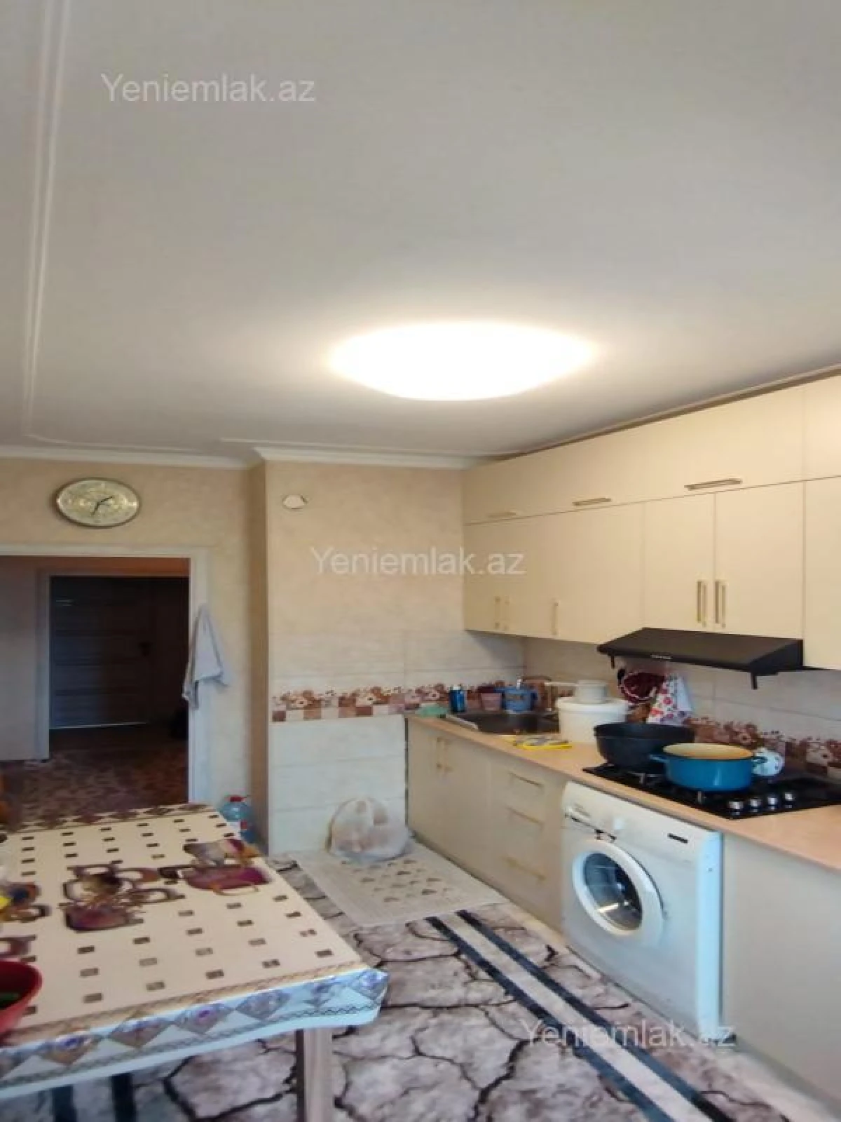 Satılır 3 otaqlı köhnə tikili 75 m²