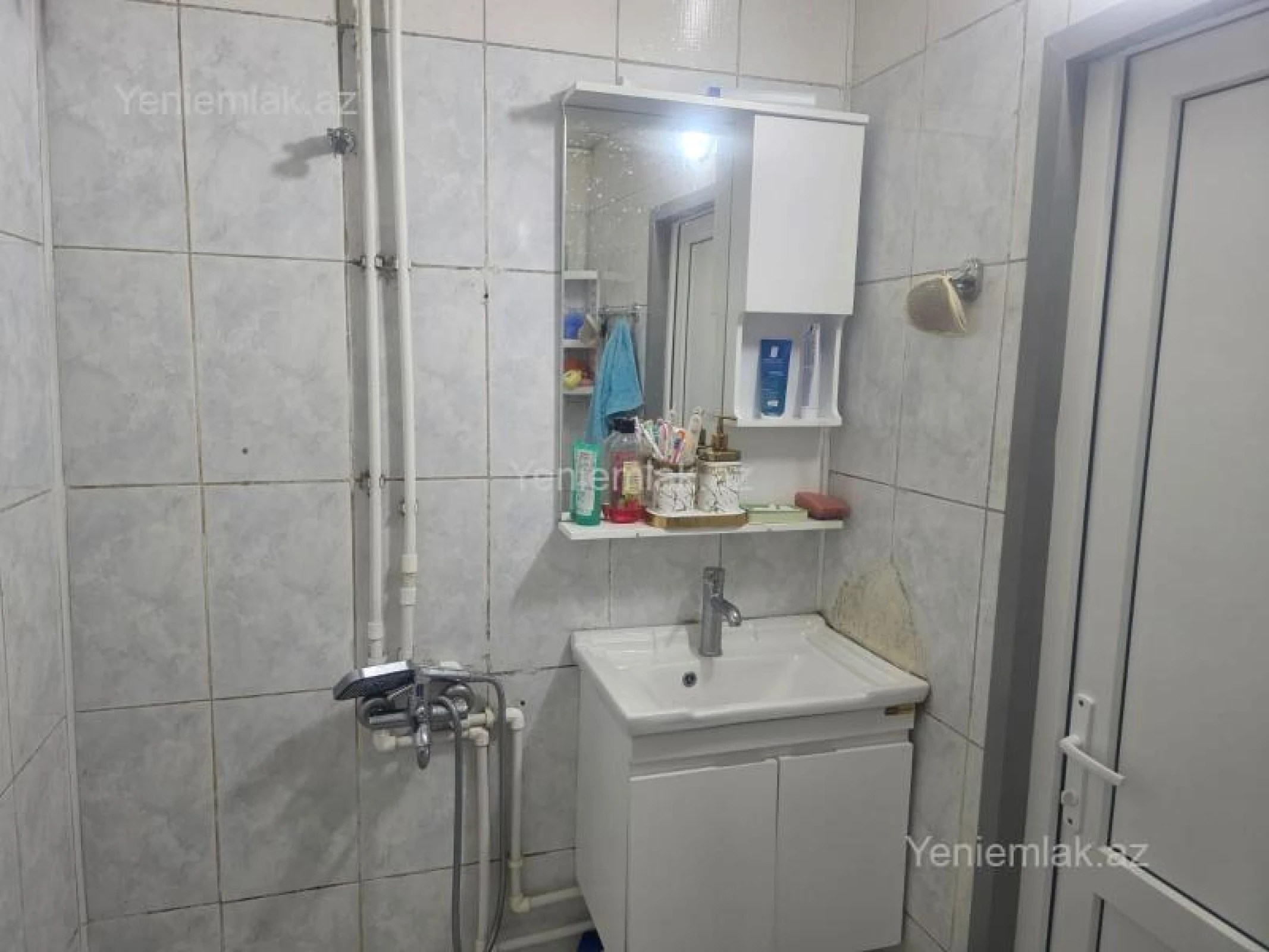 Satılır 3 otaqlı köhnə tikili 73 m²