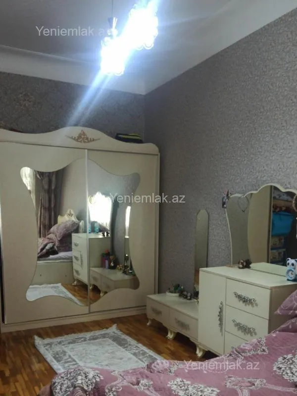 Satılır 2 otaqlı köhnə tikili 50 m²