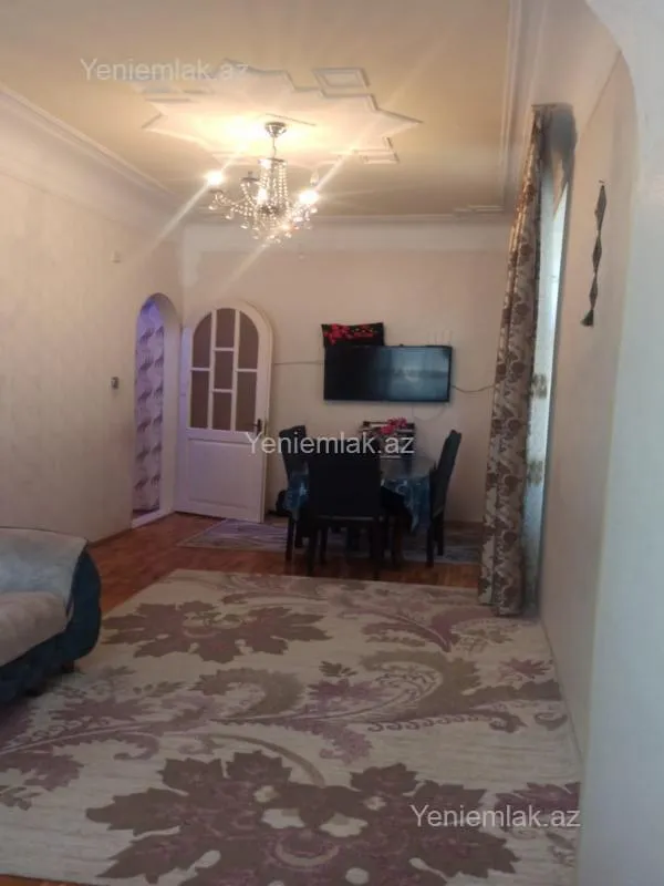 Satılır 2 otaqlı köhnə tikili 50 m²