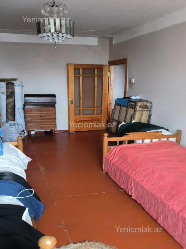 Satılır 4 otaqlı köhnə tikili 80 m²