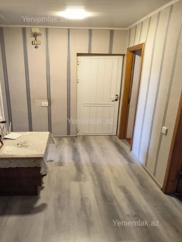 Satılır 4 otaqlı köhnə tikili 80 m²