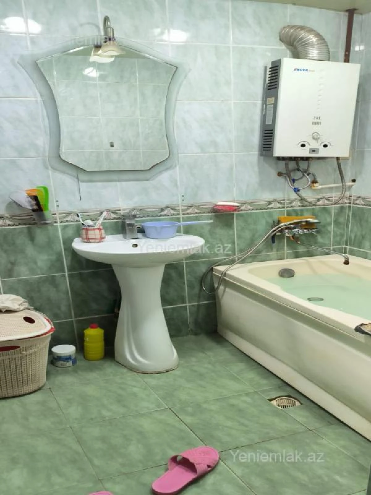 Satılır 4 otaqlı köhnə tikili 80 m²