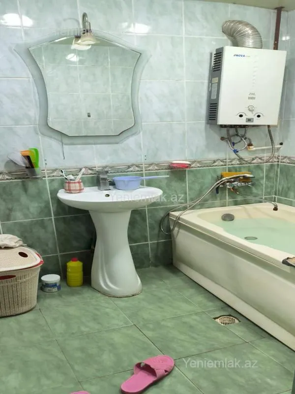 Satılır 4 otaqlı köhnə tikili 80 m²