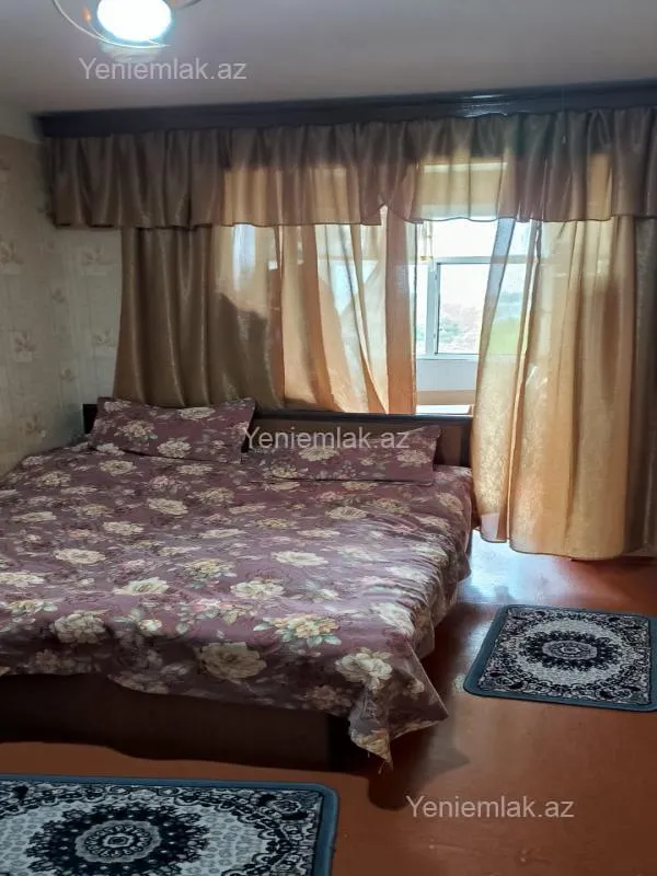 Satılır 4 otaqlı köhnə tikili 80 m²