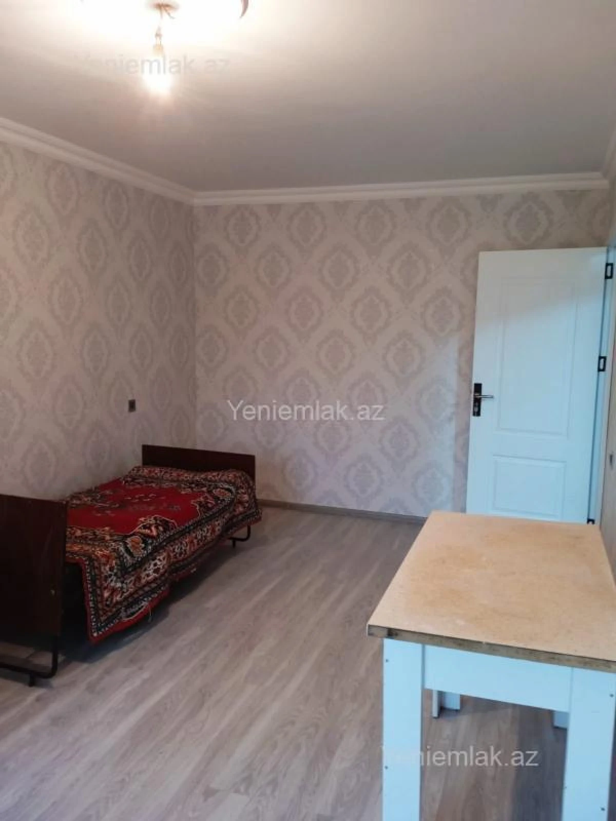 Satılır 1 otaqlı köhnə tikili 31 m²