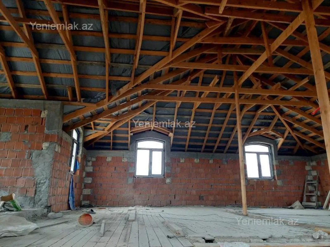 Satılır 5 otaqlı həyət evi 165 m²