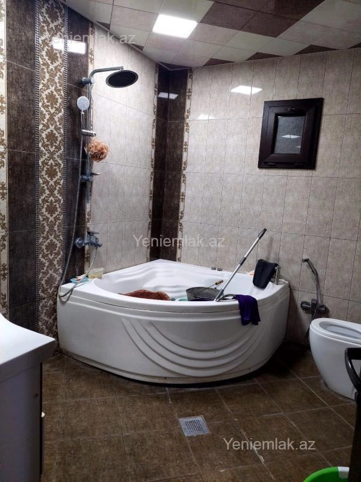 Satılır 5 otaqlı həyət evi 165 m²