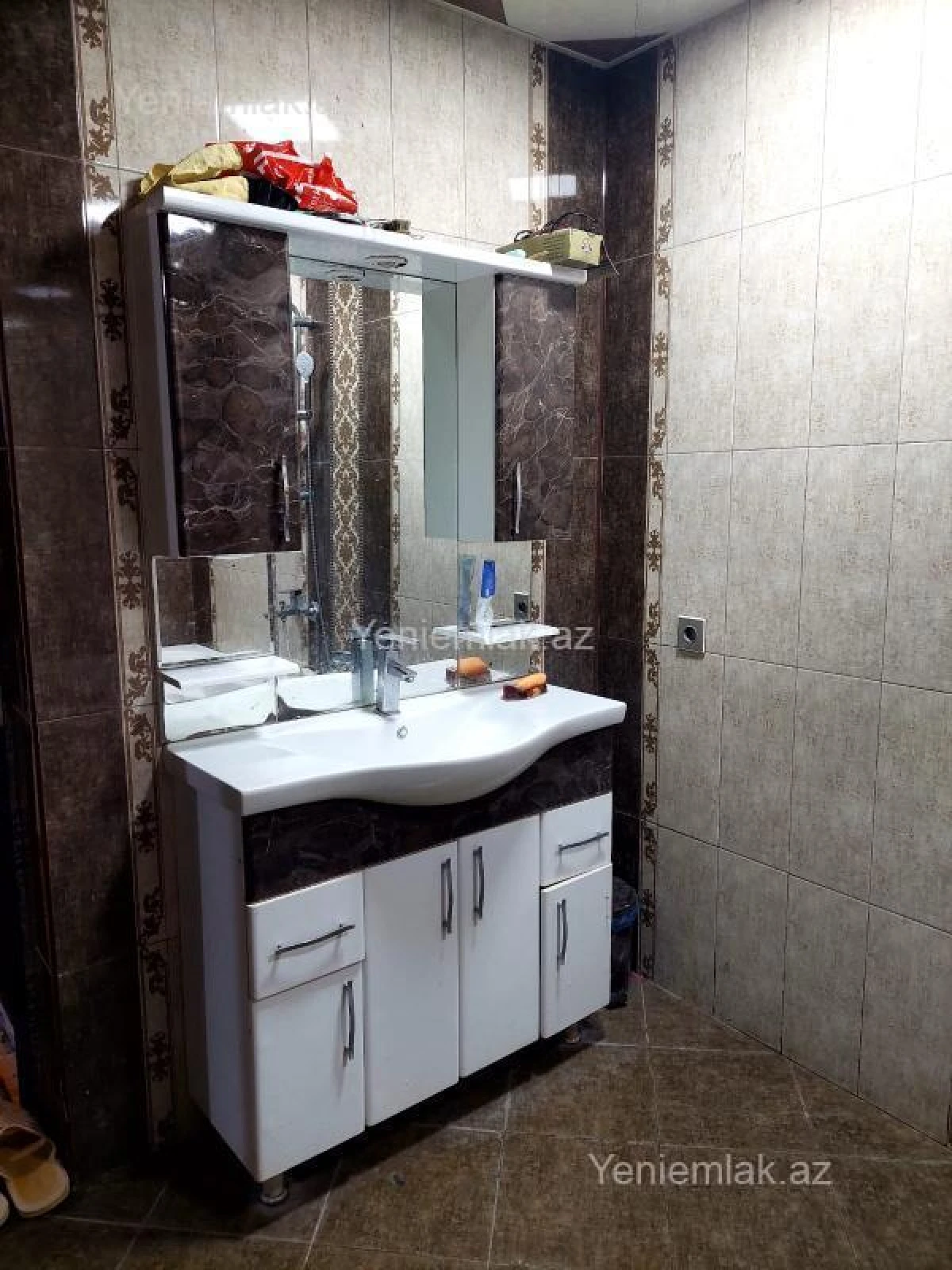 Satılır 5 otaqlı həyət evi 165 m²
